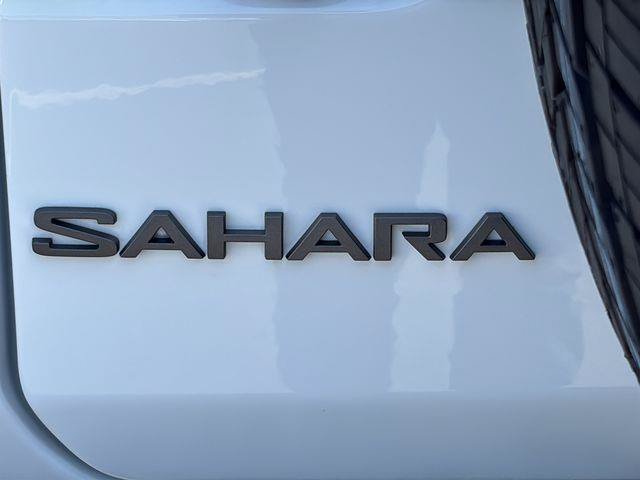 Used 2025 Jeep Wrangler Unlimited Sahara AWD/4WD image 15