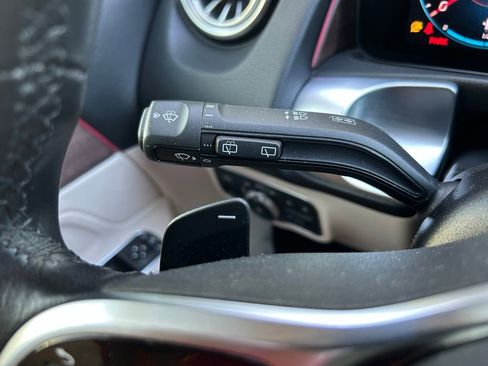 Used 2023 Mercedes-Benz GLB 250 image 23