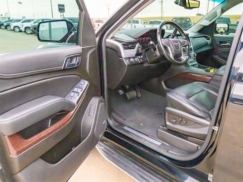 Used 2019 GMC Yukon SLT w/ HD Trailering Package image 26