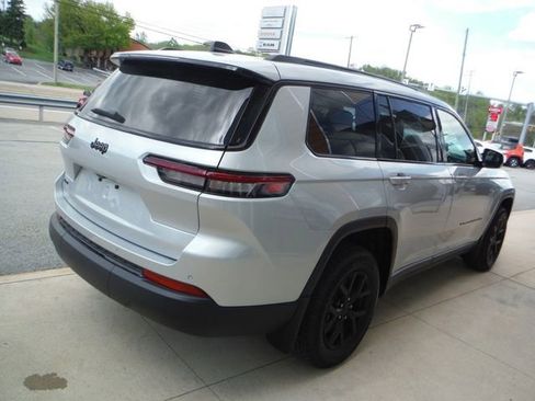 New 2025 Jeep Grand Cherokee L Altitude AWD/4WD image 7