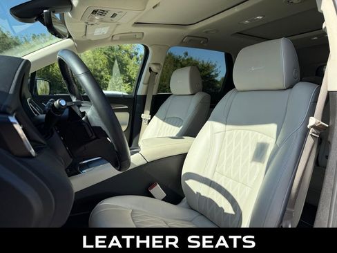 Used 2023 Buick Enclave Avenir w/ Avenir Technology Package image 9