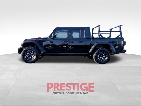 Used 2024 Jeep Gladiator Rubicon w/ Convenience Group image 14