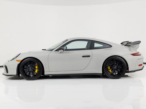 Used 2018 Porsche 911 GT3 RWD image 6