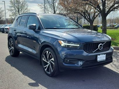 Certified 2022 Volvo XC40 T5 R-Design w/ Advanced Package