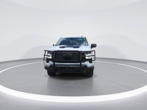 Used 2024 Chevrolet Silverado 1500 LT Trail Boss w/ Convenience Package II AWD/4WD image 3