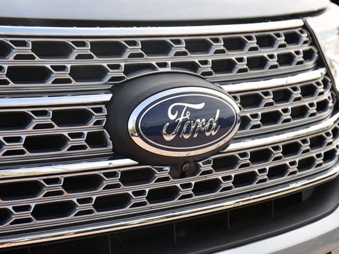 Used 2024 Ford Explorer Limited AWD/4WD image 44