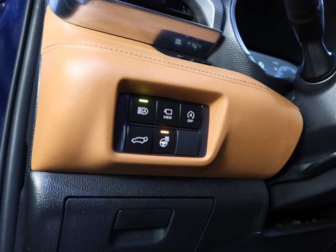 Used 2024 Toyota Highlander Platinum image 28