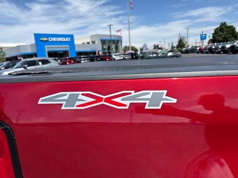 Used 2021 Chevrolet Colorado LT w/ LT Convenience Package AWD/4WD image 11