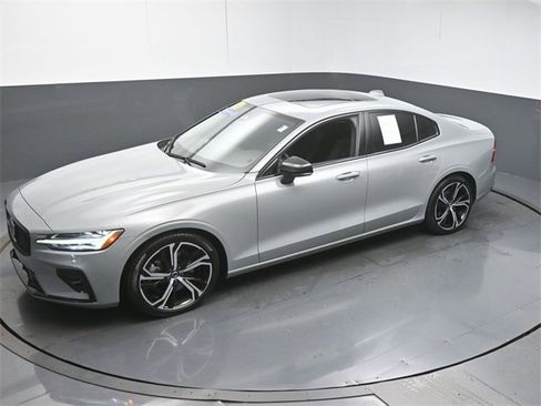 Certified 2024 Volvo S60 B5 Core image 43