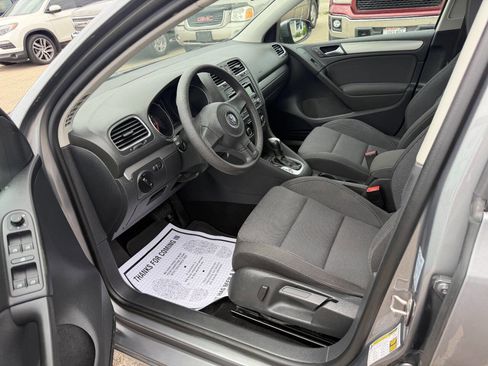 Used 2014 Volkswagen Golf 4-Door FWD image 10