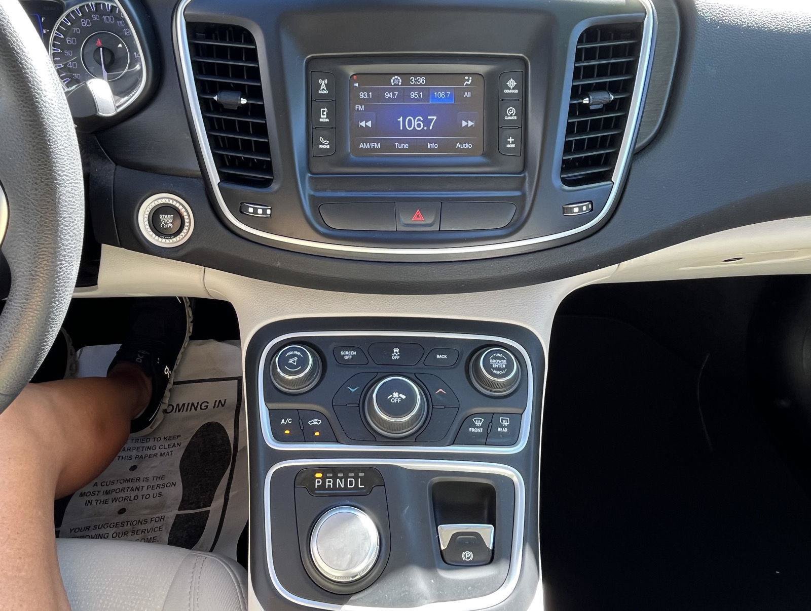 Used 2016 Chrysler 200 Limited FWD image 11