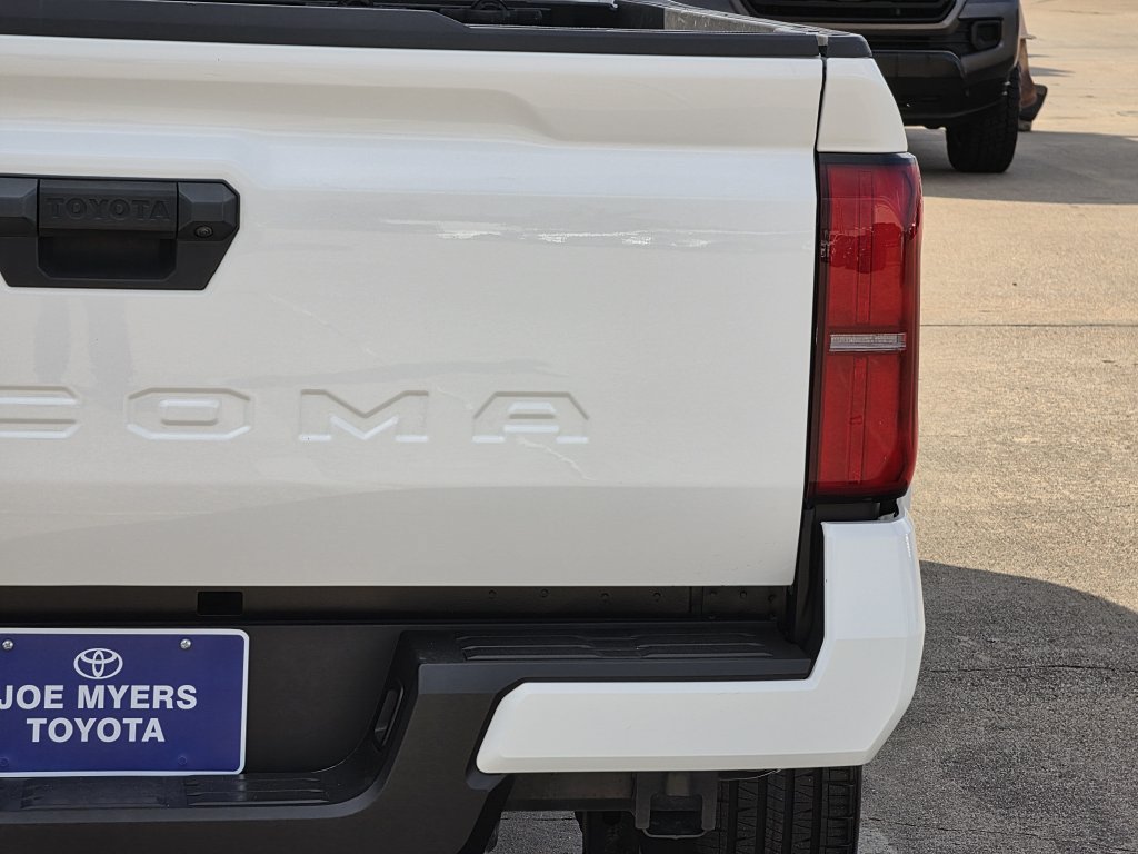 Used 2024 Toyota Tacoma SR5 AWD/4WD image 9