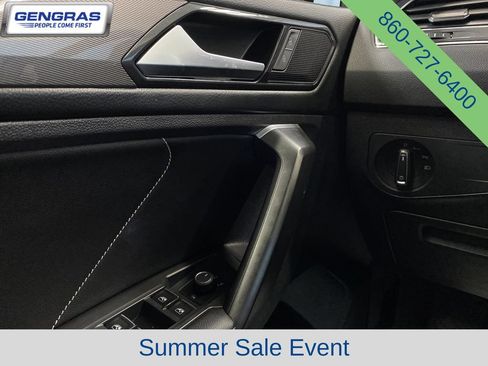 Used 2022 Volkswagen Tiguan SE AWD/4WD image 23
