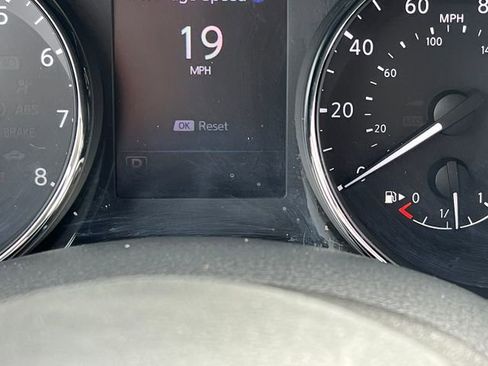 Used 2018 Nissan Rogue SV image 6