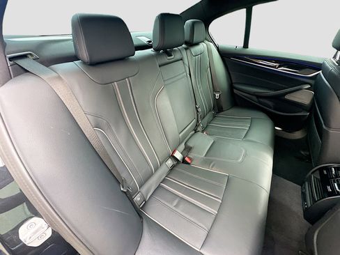 Used 2023 BMW M550i xDrive AWD/4WD image 23