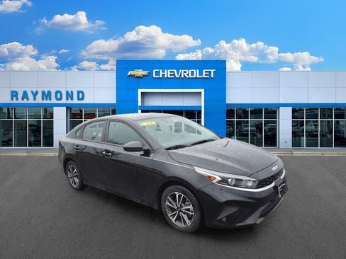 Used 2023 Kia Forte LXS FWD image 10