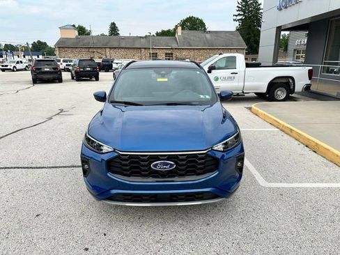 Certified 2023 Ford Escape ST-Line Select w/ Tech Pack #2 AWD/4WD image 2