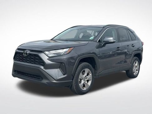 Used 2025 Toyota RAV4 XLE AWD/4WD image 2