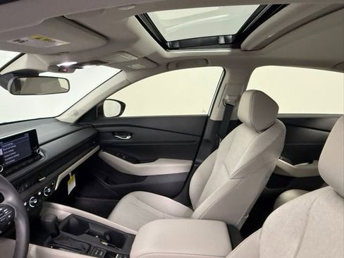 Used 2025 Honda Accord SE image 31