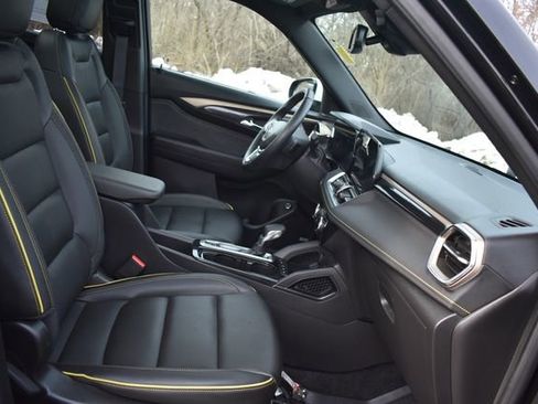 Used 2025 Chevrolet TrailBlazer ACTIV w/ Convenience Package FWD image 13