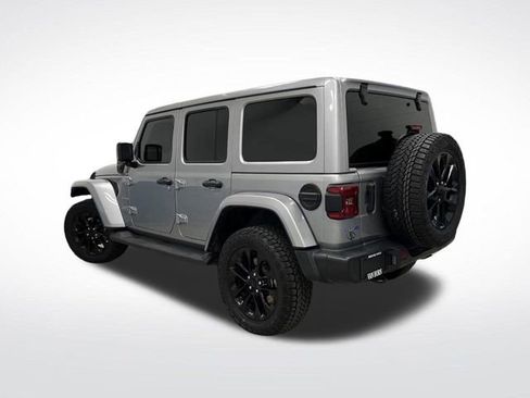 Used 2021 Jeep Wrangler Unlimited Sahara image 3