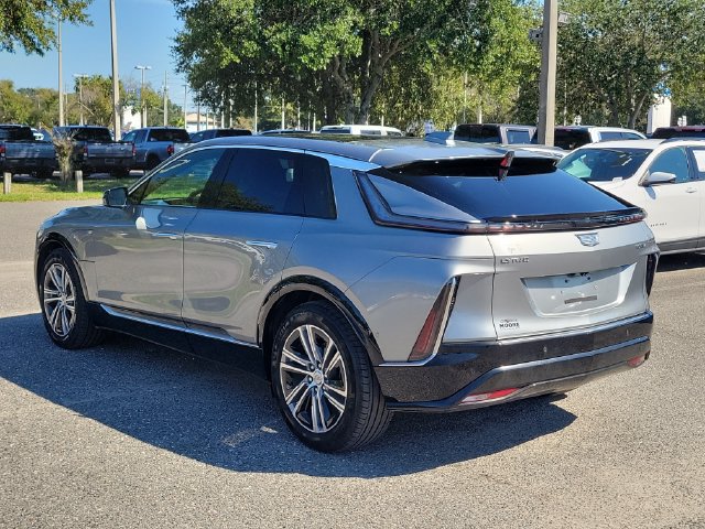 Used 2024 Cadillac Lyriq Luxury AWD/4WD image 3