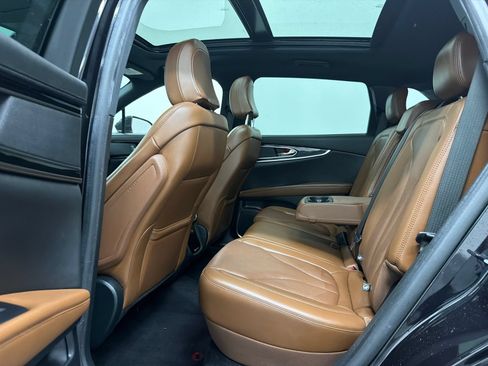 Used 2022 Lincoln Nautilus Reserve w/ Monochromatic Package FWD image 18