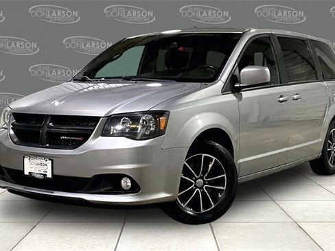 Used 2018 Dodge Grand Caravan SXT w/ Blacktop Package image 3