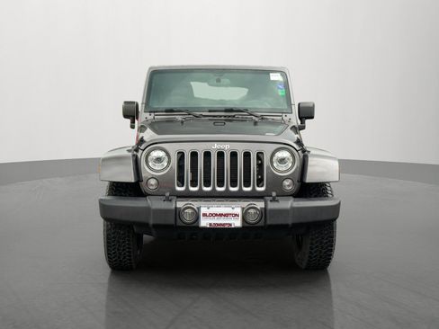 Used 2017 Jeep Wrangler Unlimited Sahara w/ Connectivity Group AWD/4WD image 2