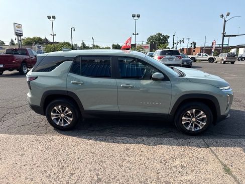 Used 2026 Chevrolet Equinox LT AWD/4WD image 9