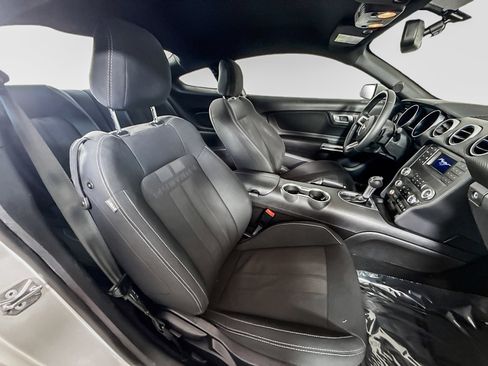 Used 2019 Ford Mustang Coupe image 27