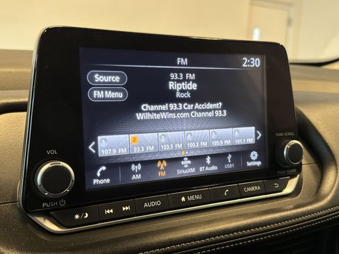 Used 2024 Nissan Rogue S image 16