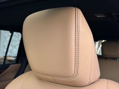 Used 2025 Lexus LX 600 4WD w/ Accessory Package (2T) image 12