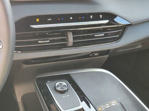New 2025 Buick Enclave Preferred w/ Power Package image 31