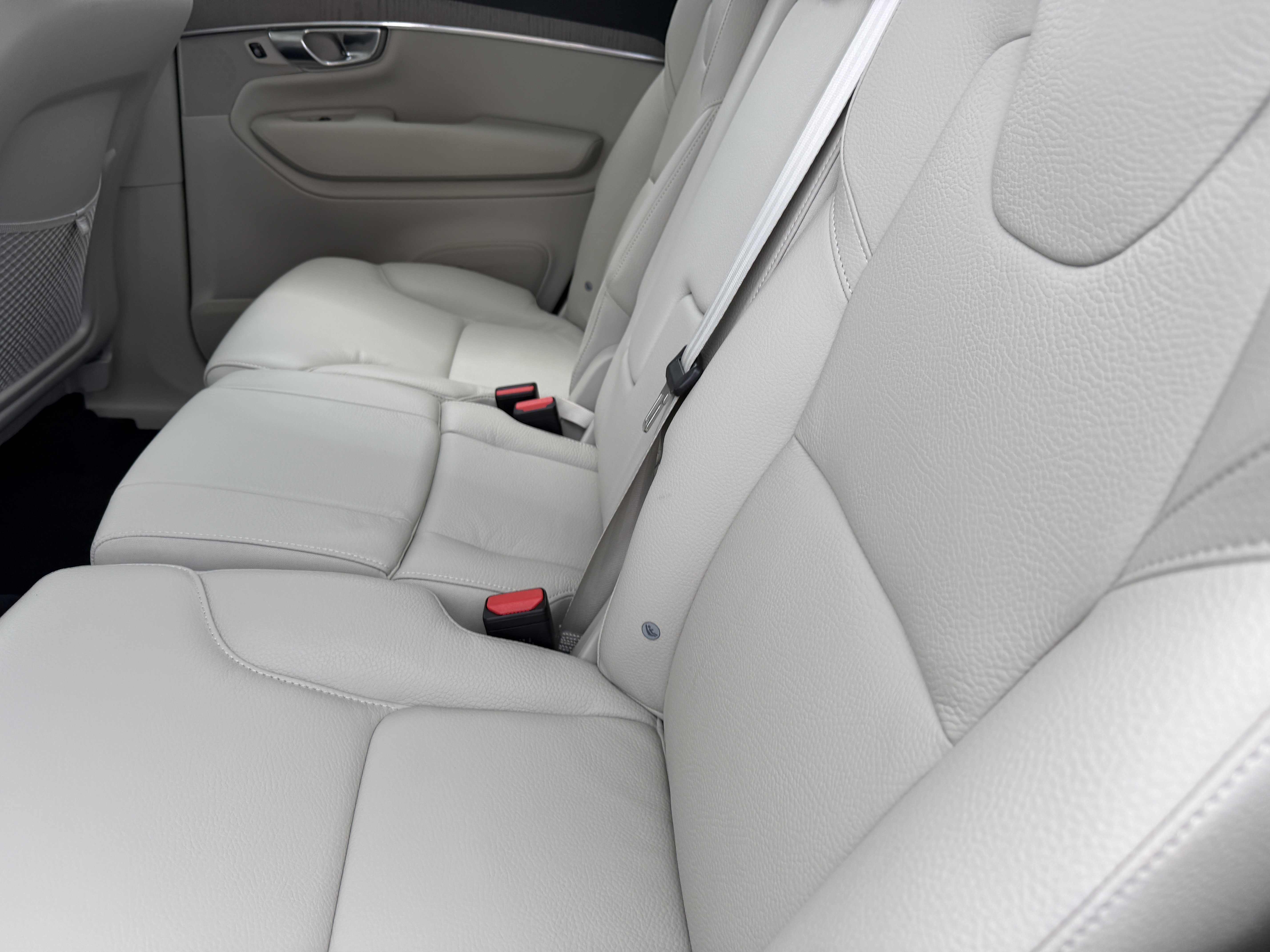 Certified 2025 Volvo XC90 B5 Plus w/ Protection Package Premier AWD/4WD image 16