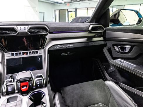 Used 2023 Lamborghini Urus Performante AWD/4WD image 54
