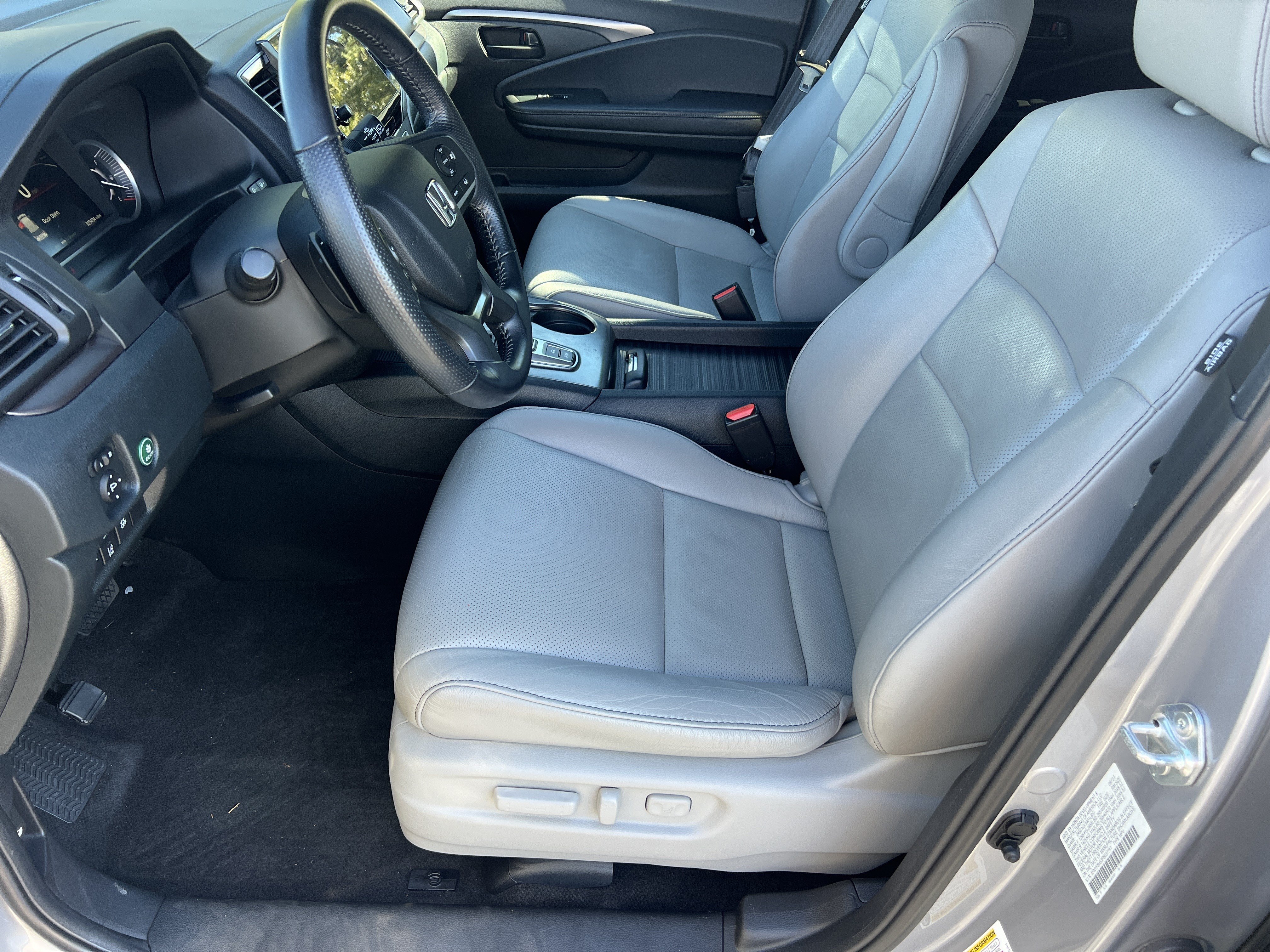 Used 2023 Honda Passport EX-L image 11
