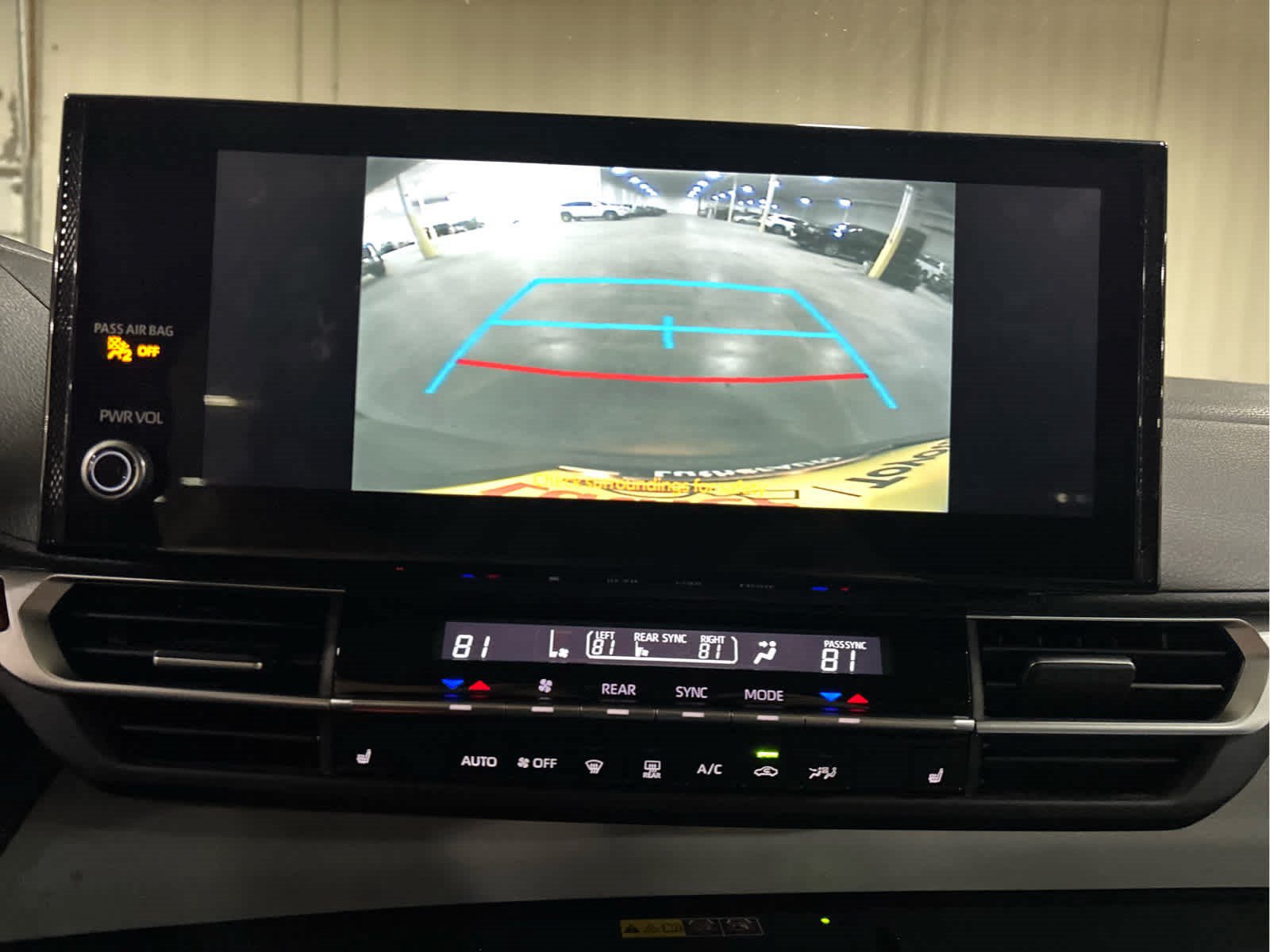 Certified 2025 Toyota Sienna XLE FWD image 10