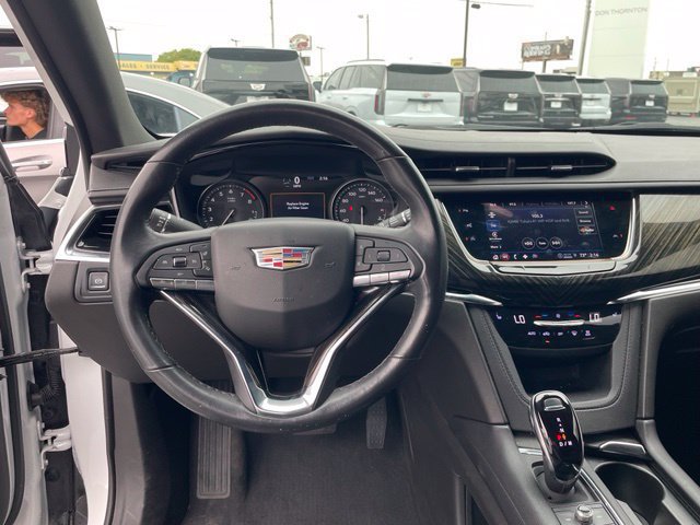 Used 2022 Cadillac XT6 Premium Luxury w/ Technology Package FWD image 37