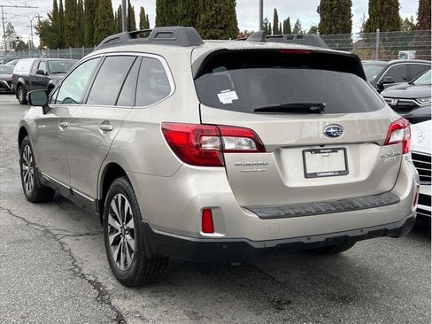 Used 2017 Subaru Outback 2.5i Limited image 6