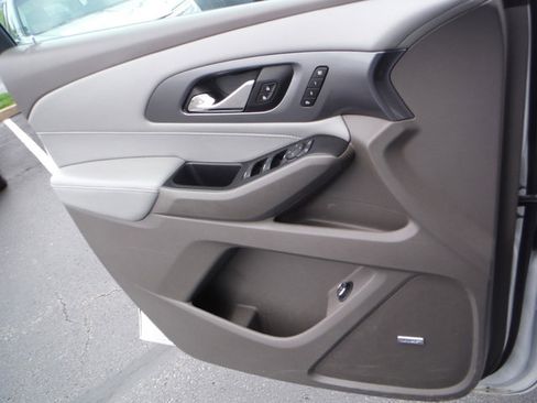 Used 2021 Chevrolet Traverse Premier AWD/4WD image 12