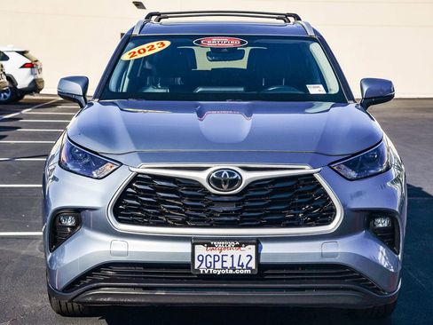 Certified 2023 Toyota Highlander XLE image 2