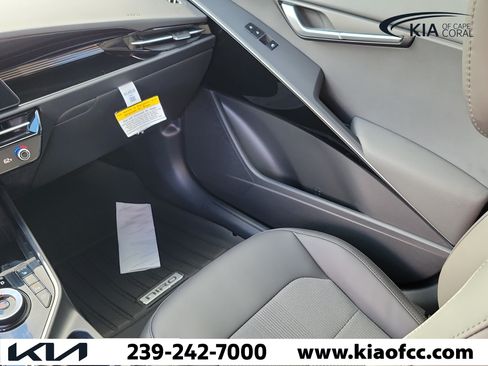 New 2026 Kia Niro Wind FWD image 19