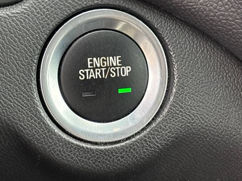 Used 2024 Chevrolet Equinox LT FWD image 11
