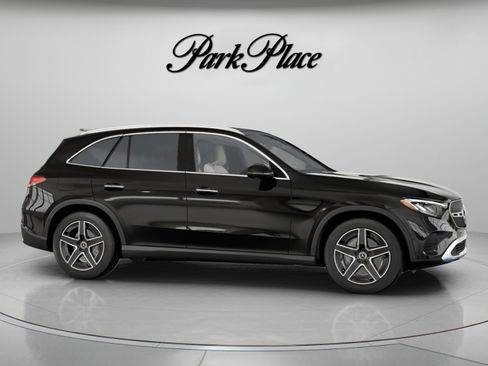 Certified 2026 Mercedes-Benz GLC 300 4MATIC image 32
