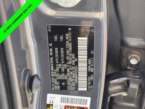 Used 2023 Toyota Highlander LE image 29