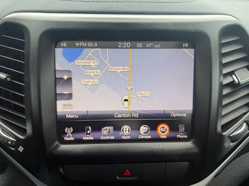 Used 2015 Jeep Cherokee Limited image 15