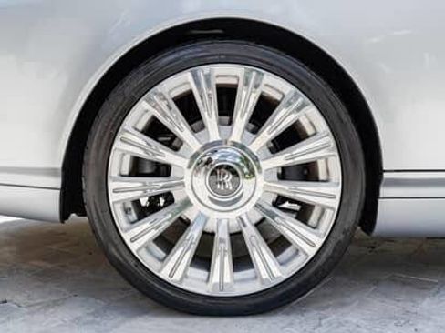 Used 2014 Rolls-Royce Phantom Drophead Coupe image 39