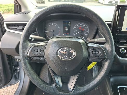 Used 2025 Toyota Corolla LE FWD image 19
