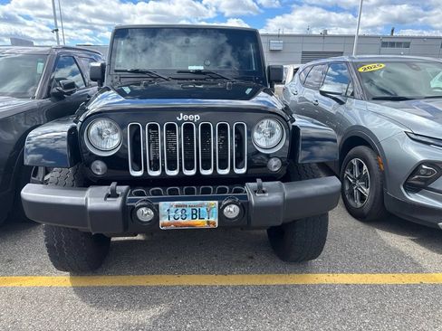 Used 2016 Jeep Wrangler Unlimited Sahara w/ Connectivity Group AWD/4WD image 2